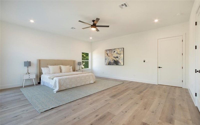 2005 Hearne Avenue, Dallas, TX 75212, 4 Bedrooms Bedrooms, ,5 BathroomsBathrooms,Residential,For Sale,2005 Hearne Avenue,0,21102774