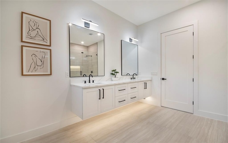 2005 Hearne Avenue, Dallas, TX 75212, 4 Bedrooms Bedrooms, ,5 BathroomsBathrooms,Residential,For Sale,2005 Hearne Avenue,0,21102774