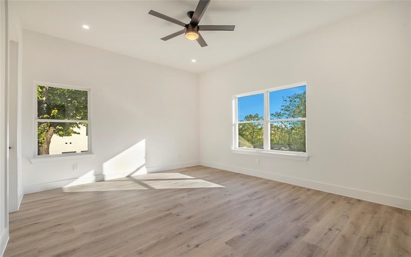 2005 Hearne Avenue, Dallas, TX 75212, 4 Bedrooms Bedrooms, ,5 BathroomsBathrooms,Residential,For Sale,2005 Hearne Avenue,0,21102774