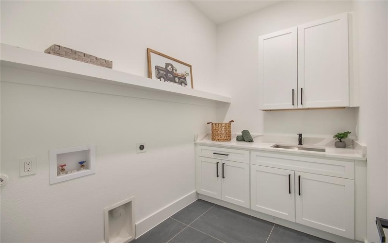 2005 Hearne Avenue, Dallas, TX 75212, 4 Bedrooms Bedrooms, ,5 BathroomsBathrooms,Residential,For Sale,2005 Hearne Avenue,0,21102774