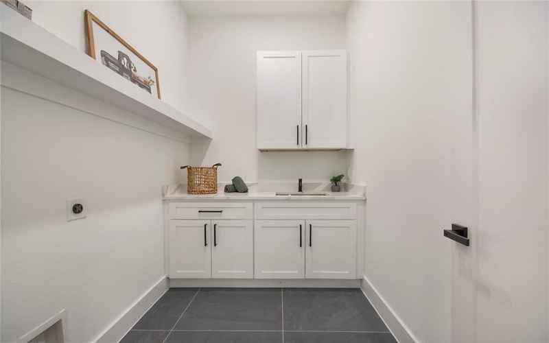 2005 Hearne Avenue, Dallas, TX 75212, 4 Bedrooms Bedrooms, ,5 BathroomsBathrooms,Residential,For Sale,2005 Hearne Avenue,0,21102774