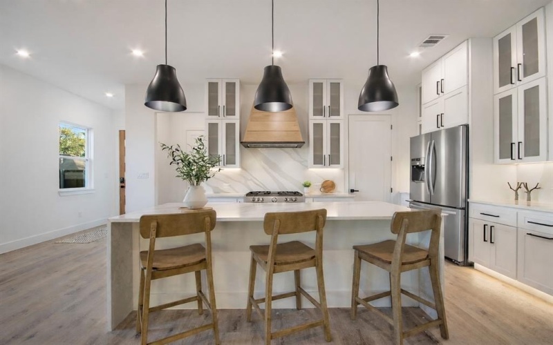 2005 Hearne Avenue, Dallas, TX 75212, 4 Bedrooms Bedrooms, ,5 BathroomsBathrooms,Residential,For Sale,2005 Hearne Avenue,0,21102774