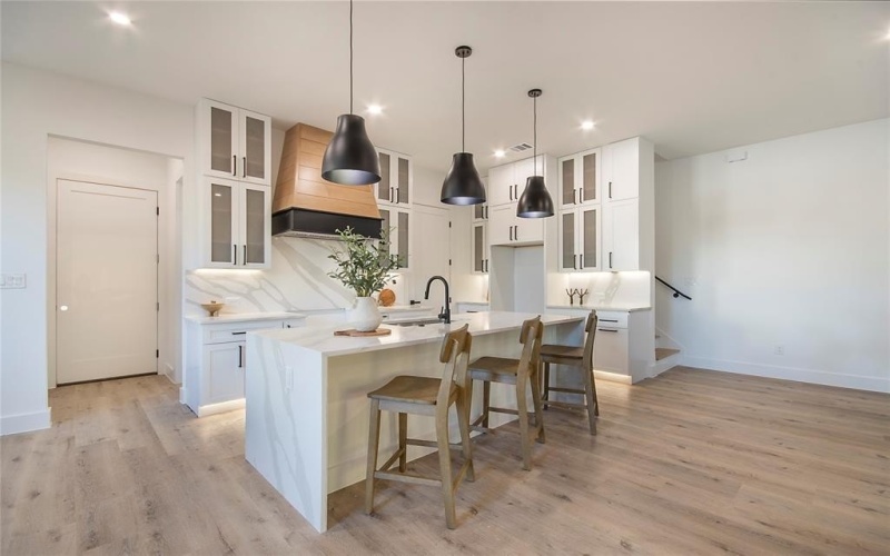 2005 Hearne Avenue, Dallas, TX 75212, 4 Bedrooms Bedrooms, ,5 BathroomsBathrooms,Residential,For Sale,2005 Hearne Avenue,0,21102774