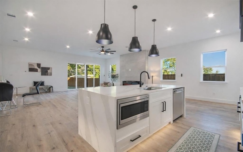 2005 Hearne Avenue, Dallas, TX 75212, 4 Bedrooms Bedrooms, ,5 BathroomsBathrooms,Residential,For Sale,2005 Hearne Avenue,0,21102774