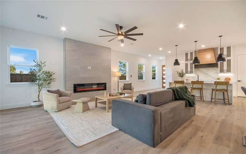 2005 Hearne Avenue, Dallas, TX 75212, 4 Bedrooms Bedrooms, ,5 BathroomsBathrooms,Residential,For Sale,2005 Hearne Avenue,0,21102774