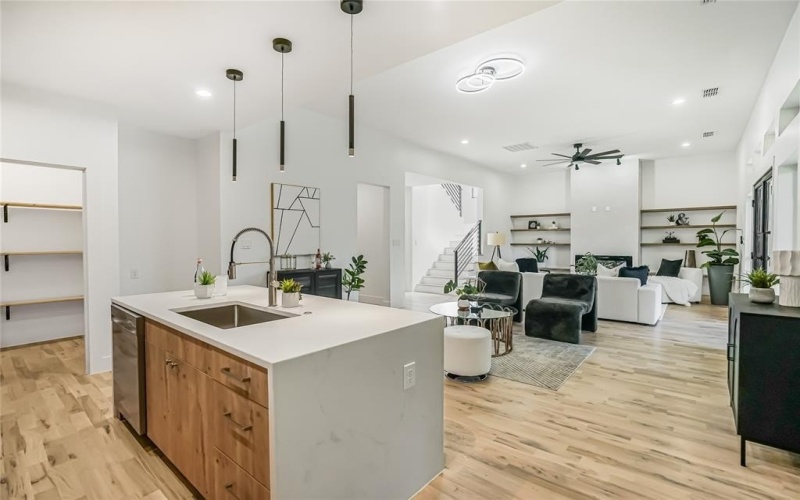 3631 Espanola Drive, Dallas, TX 75220, 4 Habitaciones Habitaciones , ,3 BañosBaños,Residential,En Venta,3631 Espanola Drive,0,21148327