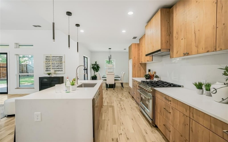 3631 Espanola Drive, Dallas, TX 75220, 4 Habitaciones Habitaciones , ,3 BañosBaños,Residential,En Venta,3631 Espanola Drive,0,21148327