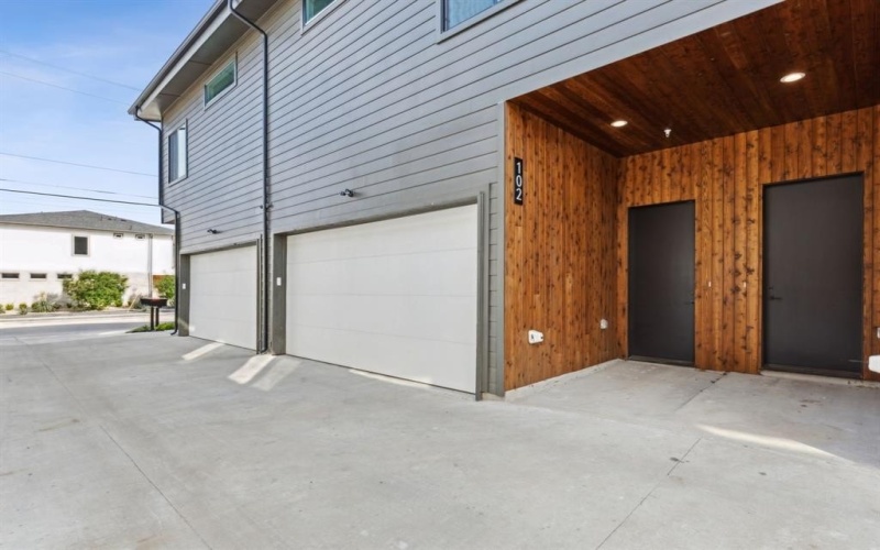 2142 Lovedale Avenue #104, Dallas, TX 75235, 2 Bedrooms Bedrooms, ,2 BathroomsBathrooms,Residential,For Sale,2142 Lovedale Avenue,0,21152252