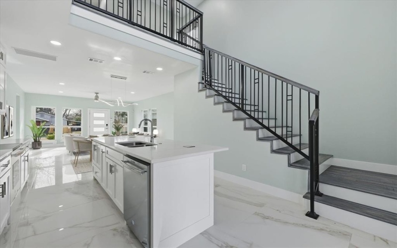 2417 Felton Court, Dallas, TX 75215, 4 Habitaciones Habitaciones , ,3 BañosBaños,Residential,En Venta,2417 Felton Court,0,21152314