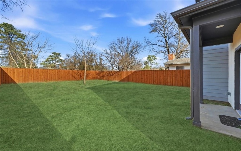 2417 Felton Court, Dallas, TX 75215, 4 Habitaciones Habitaciones , ,3 BañosBaños,Residential,En Venta,2417 Felton Court,0,21152314