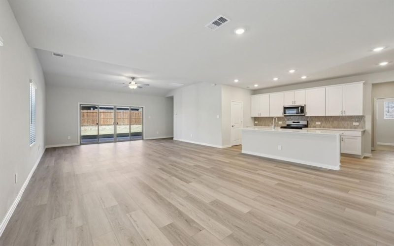 2228 Mustang Way, Seagoville, TX 75159, 4 Bedrooms Bedrooms, ,3 BathroomsBathrooms,Residential,For Sale,2228 Mustang Way,0,21152337