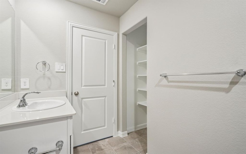 1372 Los Olmos Lane, Crandall, TX 75114, 4 Bedrooms Bedrooms, ,3 BathroomsBathrooms,Residential,For Sale,1372 Los Olmos Lane,0,21152348