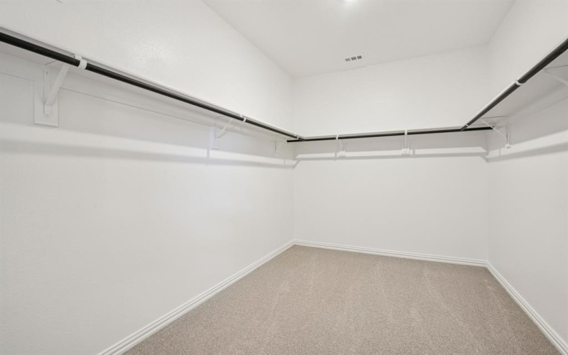 1372 Los Olmos Lane, Crandall, TX 75114, 4 Bedrooms Bedrooms, ,3 BathroomsBathrooms,Residential,For Sale,1372 Los Olmos Lane,0,21152348