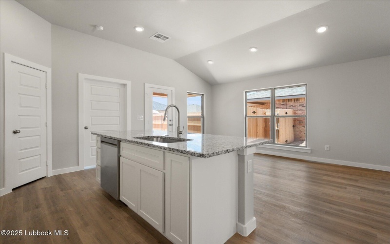 2307 134th Street, Lubbock, TX 79423, 4 Habitaciones Habitaciones , ,2 BañosBaños,Residential,En Venta,2307 134th Street,202554166