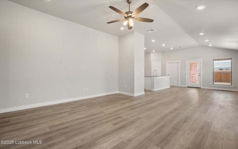 2307 134th Street, Lubbock, TX 79423, 4 Habitaciones Habitaciones , ,2 BañosBaños,Residential,En Venta,2307 134th Street,202554166