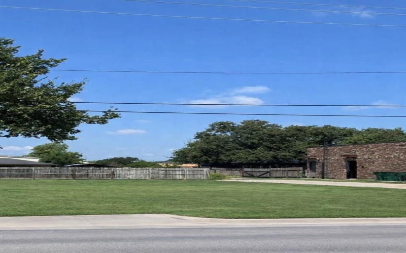 212 S Warren Street, Burleson, TX 76028, ,Commercial Sale,For Sale,212 S Warren Street,0,21152673