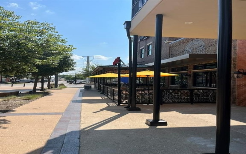 212 S Warren Street, Burleson, TX 76028, ,Commercial Sale,For Sale,212 S Warren Street,0,21152673