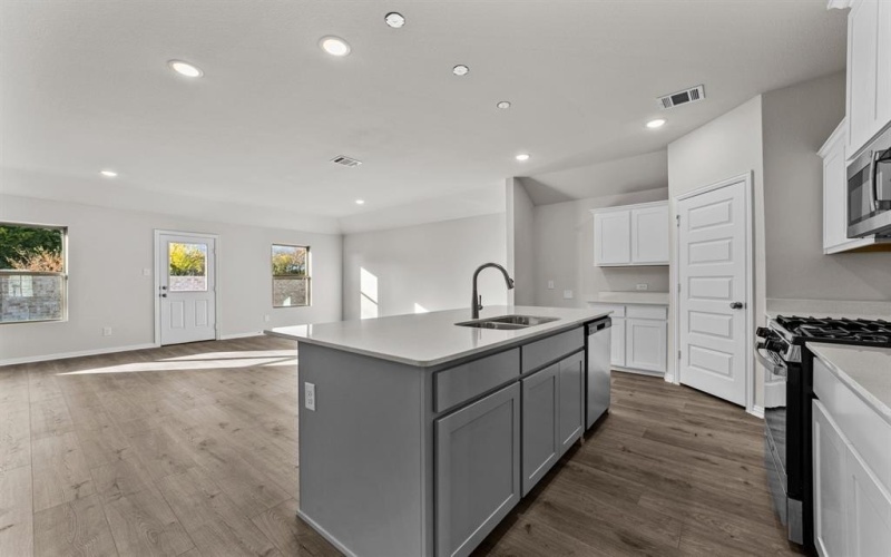 555 Forest Haven Drive, Van Alstyne, TX 75495, 5 Bedrooms Bedrooms, ,3 BathroomsBathrooms,Residential,For Sale,555 Forest Haven Drive,0,21152905