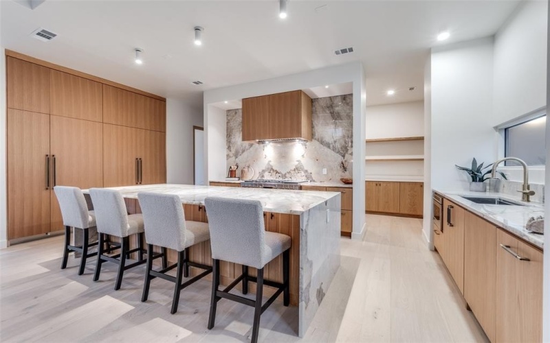 3821 Beechwood Lane, Dallas, TX 75220, 5 Habitaciones Habitaciones , ,6 BañosBaños,Residential,En Venta,3821 Beechwood Lane,0,21153004