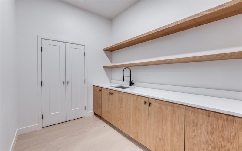 3821 Beechwood Lane, Dallas, TX 75220, 5 Habitaciones Habitaciones , ,6 BañosBaños,Residential,En Venta,3821 Beechwood Lane,0,21153004