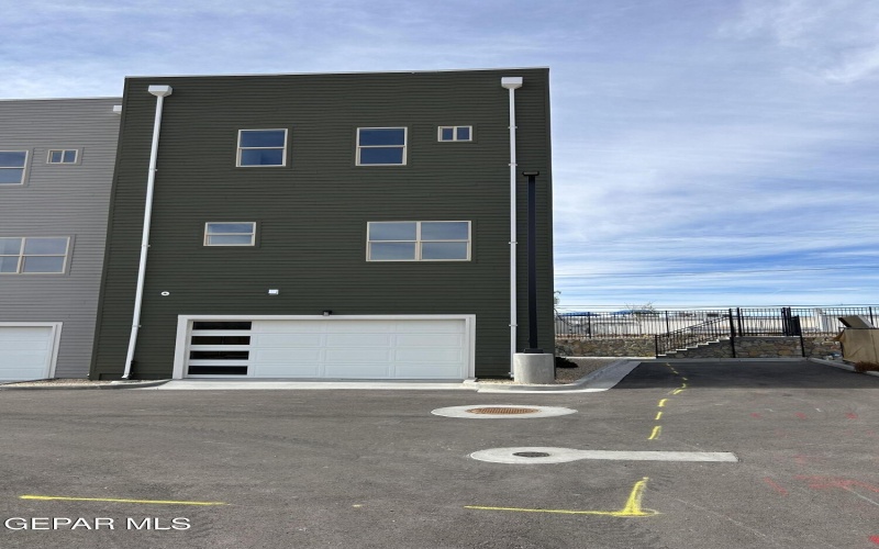 201 DESERT PASS Street unit: 1 #1, El Paso, TX 79912, 3 Habitaciones Habitaciones , ,3 BañosBaños,Residential,En Venta,201 DESERT PASS Street unit: 1,0,936470