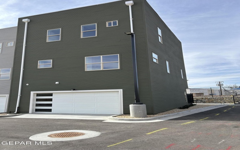 201 DESERT PASS Street unit: 1 #1, El Paso, TX 79912, 3 Habitaciones Habitaciones , ,3 BañosBaños,Residential,En Venta,201 DESERT PASS Street unit: 1,0,936470