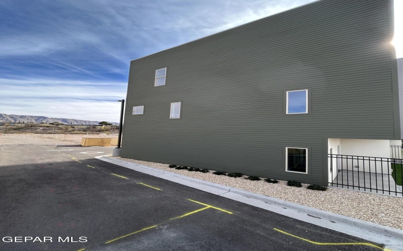 201 DESERT PASS Street unit: 1 #1, El Paso, TX 79912, 3 Habitaciones Habitaciones , ,3 BañosBaños,Residential,En Venta,201 DESERT PASS Street unit: 1,0,936470
