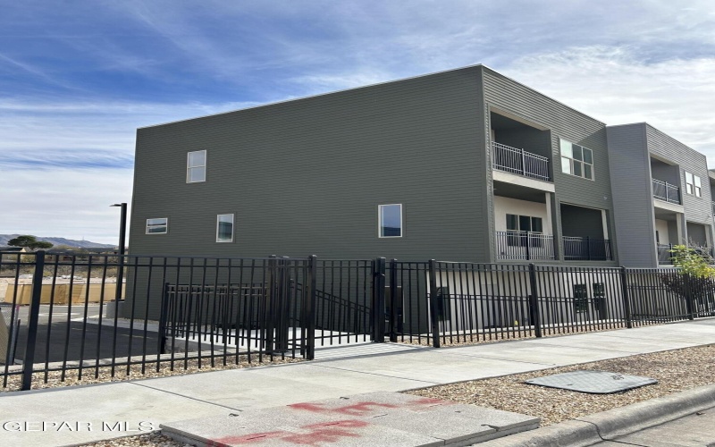 201 DESERT PASS Street unit: 1 #1, El Paso, TX 79912, 3 Habitaciones Habitaciones , ,3 BañosBaños,Residential,En Venta,201 DESERT PASS Street unit: 1,0,936470