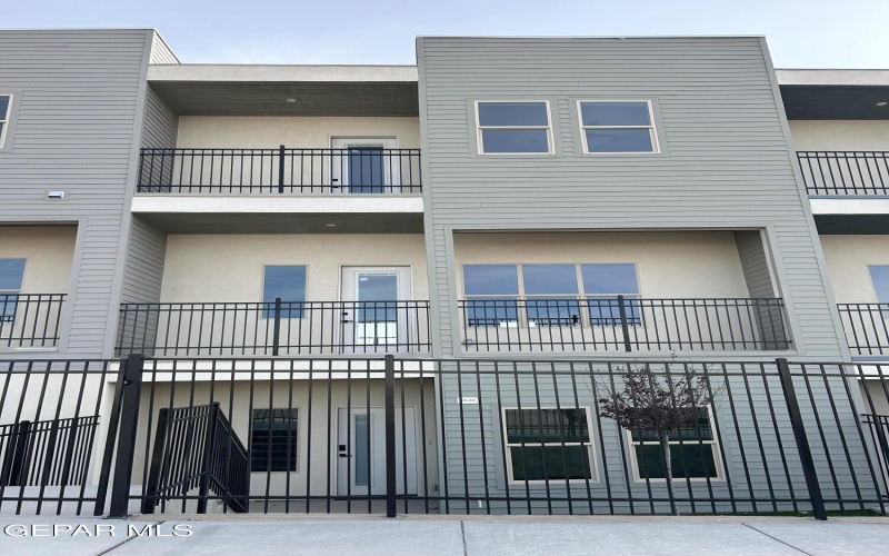 201 DESERT PASS Street unit: 3 #3, El Paso, TX 79912, 3 Bedrooms Bedrooms, ,3 BathroomsBathrooms,Residential,For Sale,201 DESERT PASS Street unit: 3,0,936472