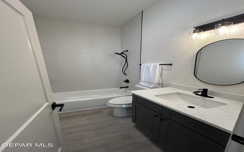 201 DESERT PASS Street unit: 5 #5, El Paso, TX 79912, 3 Habitaciones Habitaciones , ,3 BañosBaños,Residential,En Venta,201 DESERT PASS Street unit: 5,0,936474