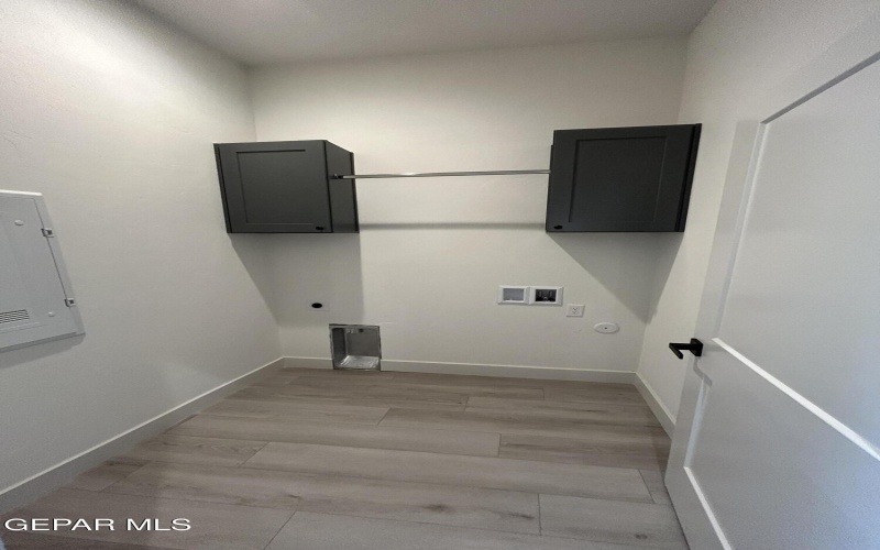 201 DESERT PASS Street unit: 5 #5, El Paso, TX 79912, 3 Habitaciones Habitaciones , ,3 BañosBaños,Residential,En Venta,201 DESERT PASS Street unit: 5,0,936474