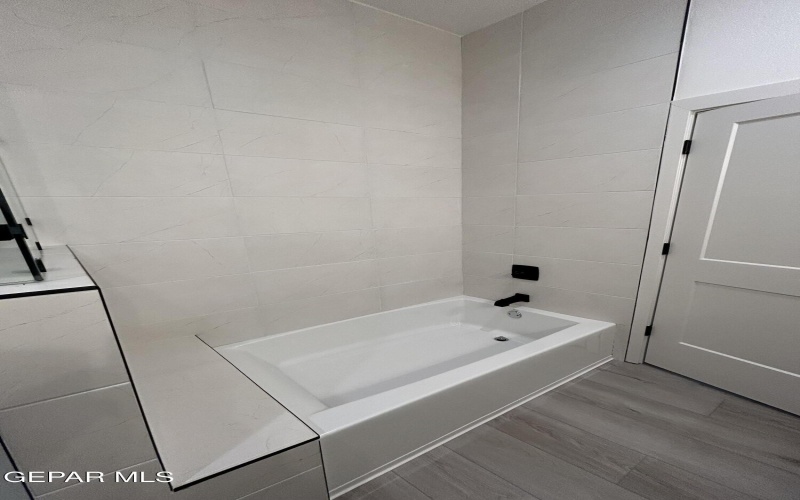 201 DESERT PASS Street unit: 5 #5, El Paso, TX 79912, 3 Habitaciones Habitaciones , ,3 BañosBaños,Residential,En Venta,201 DESERT PASS Street unit: 5,0,936474