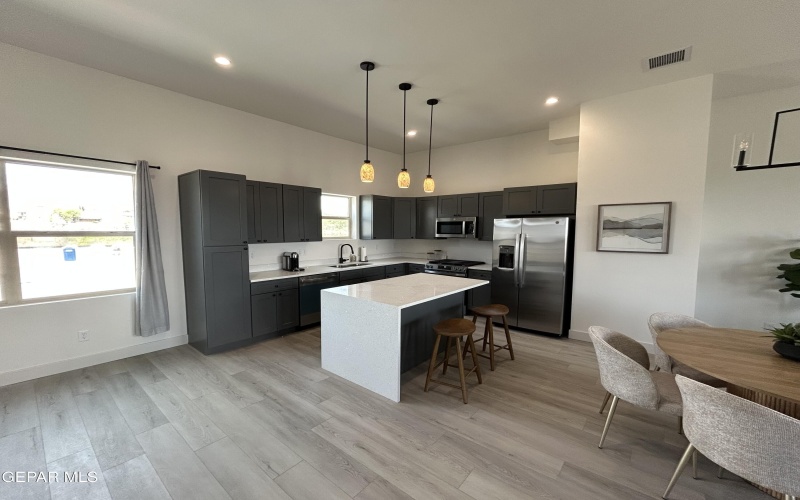 201 DESERT PASS Street unit: 5 #5, El Paso, TX 79912, 3 Habitaciones Habitaciones , ,3 BañosBaños,Residential,En Venta,201 DESERT PASS Street unit: 5,0,936474