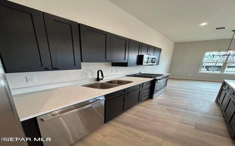 201 DESERT PASS Street unit: 7 #7, El Paso, TX 79912, 3 Bedrooms Bedrooms, ,2 BathroomsBathrooms,Residential,For Sale,201 DESERT PASS Street unit: 7,0,936476
