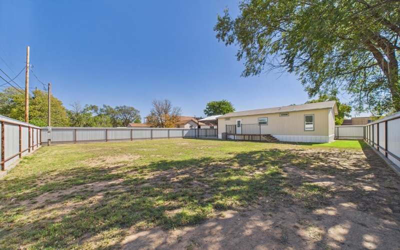 1109 W Waylon Jennings Boulevard, Littlefield, TX 79339, 3 Bedrooms Bedrooms, ,2 BathroomsBathrooms,Residential,For Sale,1109 W Waylon Jennings Boulevard,0,202600644
