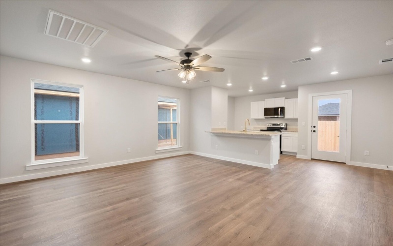14404 Paris Avenue, Lubbock, TX 79423, 2 Bedrooms Bedrooms, ,2 BathroomsBathrooms,Residential,For Sale,14404 Paris Avenue,202553132
