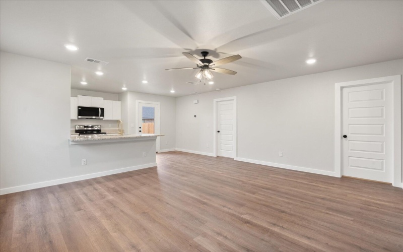 14404 Paris Avenue, Lubbock, TX 79423, 2 Bedrooms Bedrooms, ,2 BathroomsBathrooms,Residential,For Sale,14404 Paris Avenue,202553132