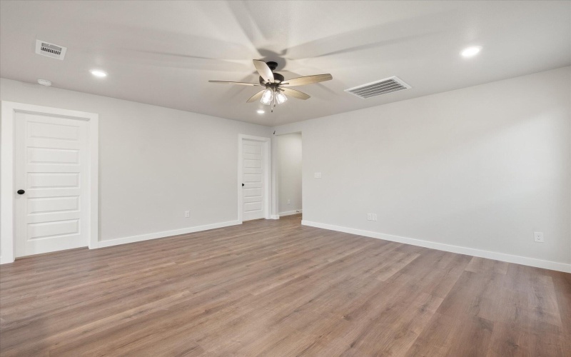 14404 Paris Avenue, Lubbock, TX 79423, 2 Bedrooms Bedrooms, ,2 BathroomsBathrooms,Residential,For Sale,14404 Paris Avenue,202553132