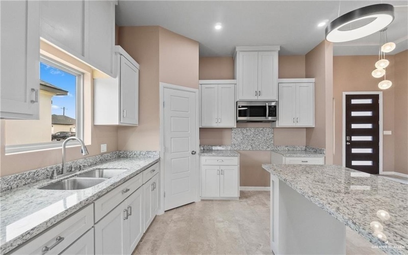 5928 N Playa Del Sol Street, Edinburg, TX 78542, 3 Bedrooms Bedrooms, ,2 BathroomsBathrooms,Residential,For Sale,5928 N Playa Del Sol Street,0,492228