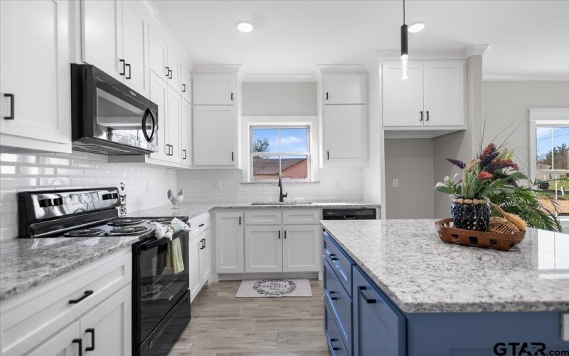 1413 N Summit Ave, Tyler, TX 75702, 3 Bedrooms Bedrooms, ,2 BathroomsBathrooms,Residential,For Sale,1413 N Summit Ave,0,26000699