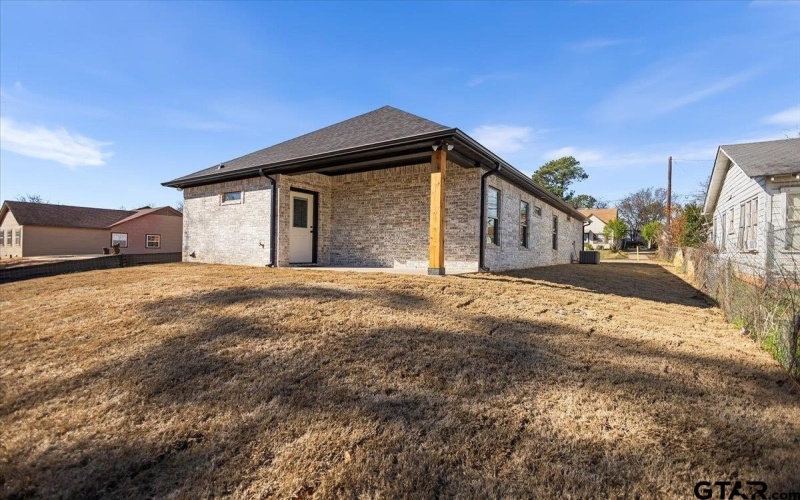 1413 N Summit Ave, Tyler, TX 75702, 3 Bedrooms Bedrooms, ,2 BathroomsBathrooms,Residential,For Sale,1413 N Summit Ave,0,26000699