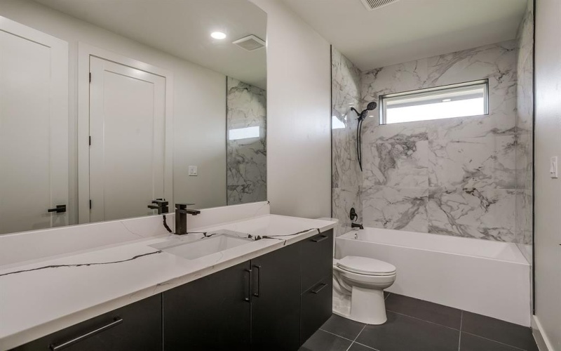 6301 Tiffany Oaks Lane, Arlington, TX 76016, 5 Habitaciones Habitaciones , ,6 BañosBaños,Residential,En Venta,6301 Tiffany Oaks Lane,0,21150863