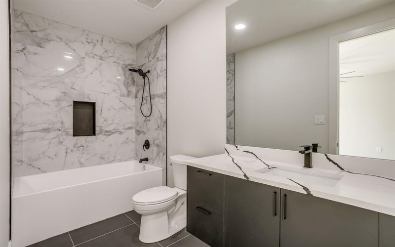 6301 Tiffany Oaks Lane, Arlington, TX 76016, 5 Habitaciones Habitaciones , ,6 BañosBaños,Residential,En Venta,6301 Tiffany Oaks Lane,0,21150863