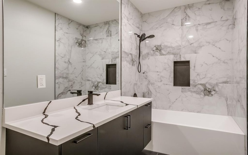 6301 Tiffany Oaks Lane, Arlington, TX 76016, 5 Habitaciones Habitaciones , ,6 BañosBaños,Residential,En Venta,6301 Tiffany Oaks Lane,0,21150863