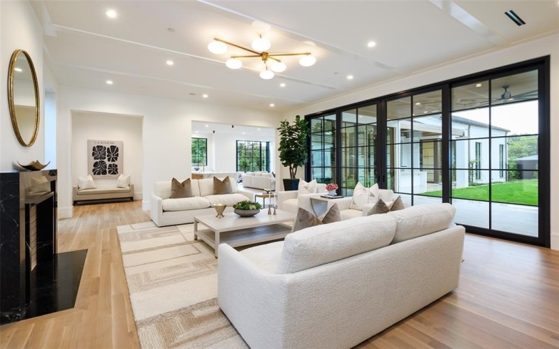 4407 San Gabriel Drive, Dallas, TX 75229, 4 Bedrooms Bedrooms, ,5 BathroomsBathrooms,Residential,For Sale,4407 San Gabriel Drive,0,21151859