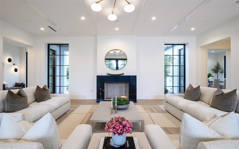 4407 San Gabriel Drive, Dallas, TX 75229, 4 Bedrooms Bedrooms, ,5 BathroomsBathrooms,Residential,For Sale,4407 San Gabriel Drive,0,21151859