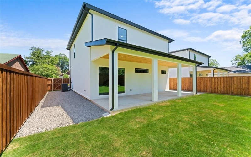 2828 Rochester Street, Dallas, TX 75215, 4 Bedrooms Bedrooms, ,3 BathroomsBathrooms,Residential,For Sale,2828 Rochester Street,0,21152315