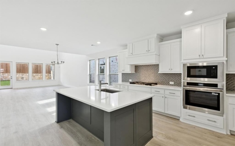 1401 Earles Court, Mansfield, TX 76063, 4 Habitaciones Habitaciones , ,5 BañosBaños,Residential,En Venta,1401 Earles Court,0,21152379