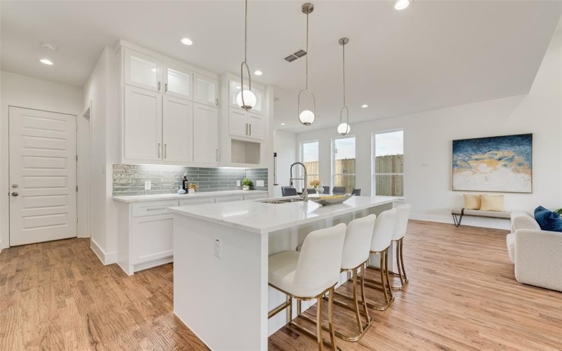 539 W Laureland Road, Dallas, TX 75232, 4 Habitaciones Habitaciones , ,3 BañosBaños,Residential,En Venta,539 W Laureland Road,0,21152615