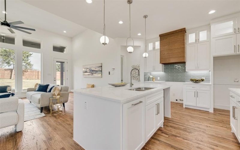 539 W Laureland Road, Dallas, TX 75232, 4 Habitaciones Habitaciones , ,3 BañosBaños,Residential,En Venta,539 W Laureland Road,0,21152615